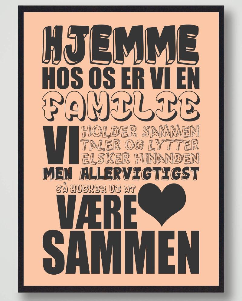 Hjemme hos os… (Orange) – Plakat 30x40 cm