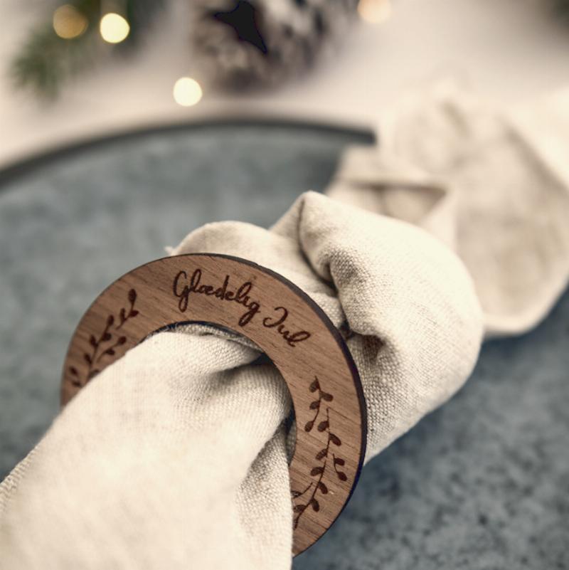 Servietringe "Glædelig Jul" - 4 stk. Valnød