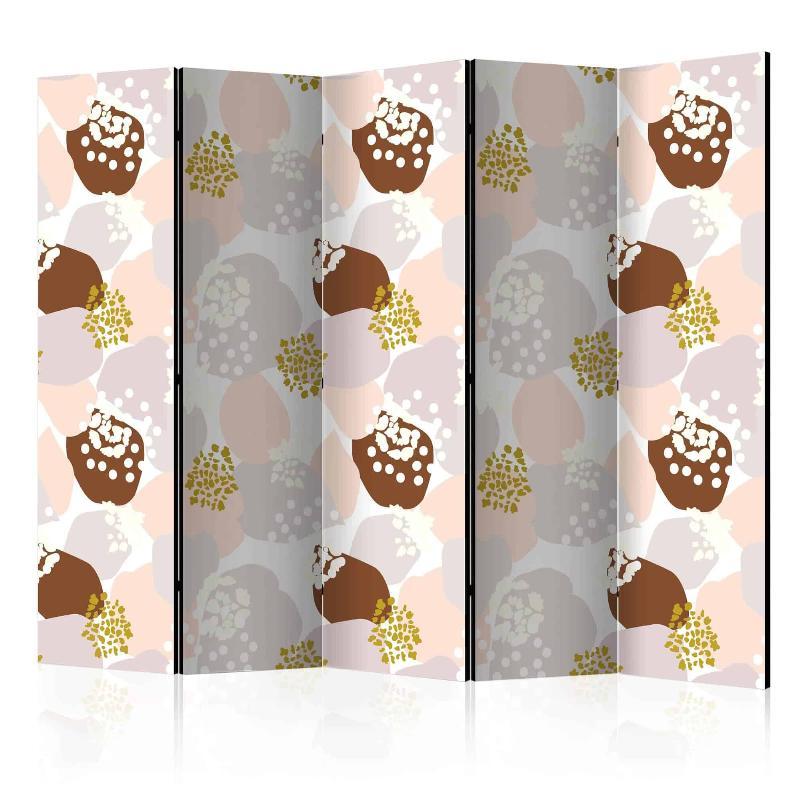 Skærmvæg med Stain II Design