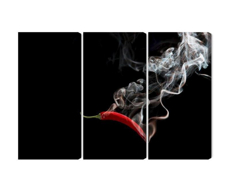 Flerdelt lærred med rød chili og røg