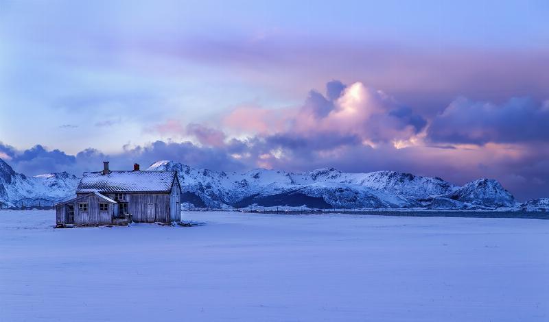 Den Forladte Hus af Frank Olsen