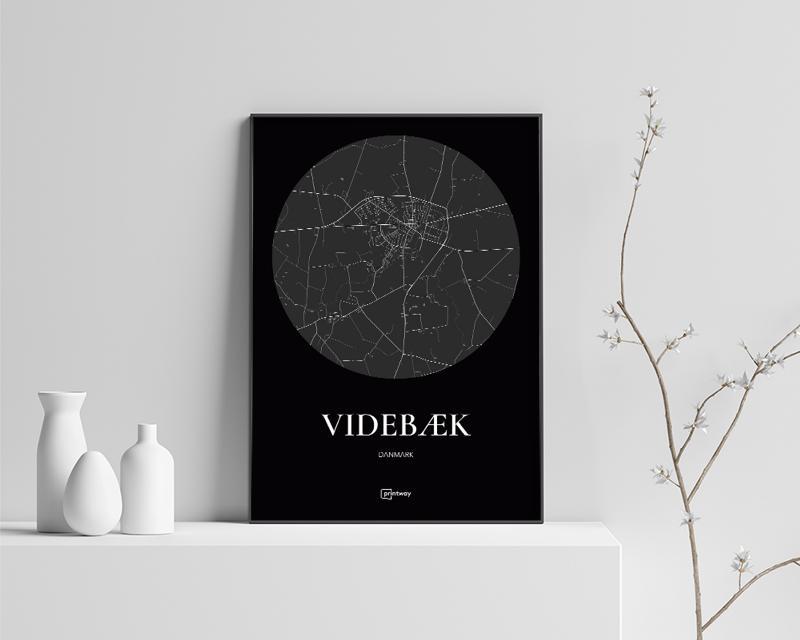 Videbæk Plakat Rund Sort 70×100 cm (B1)