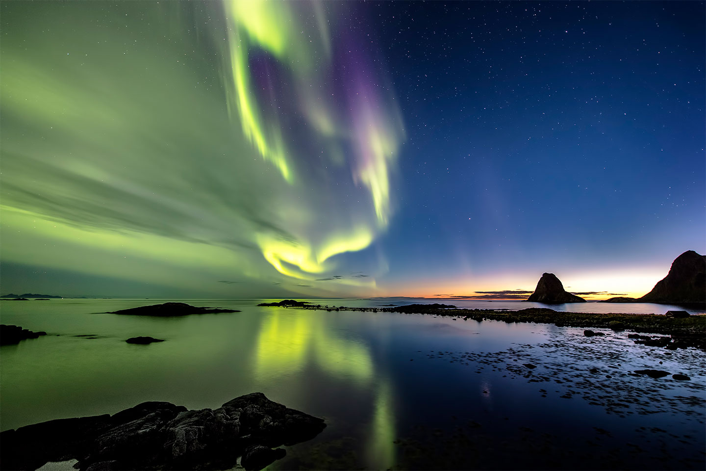 Unik Kunst: Autumn Auroras af Frank Olsen - Køb nu!