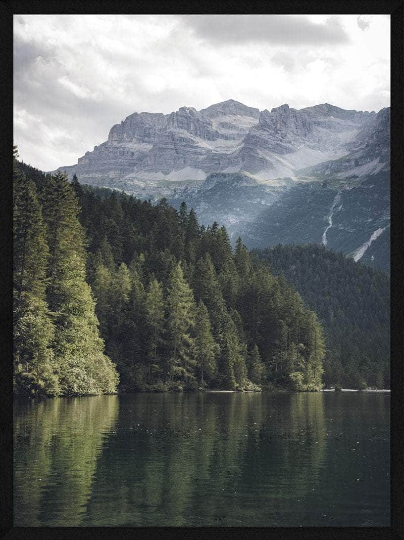 Betagende bjerglandskab plakat til dit hjem - Naturstemning!