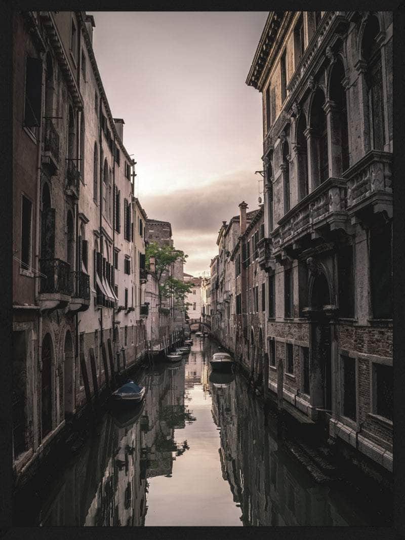 Venedig Gade Plakat – Elegant Arkitektur Kunsttryk