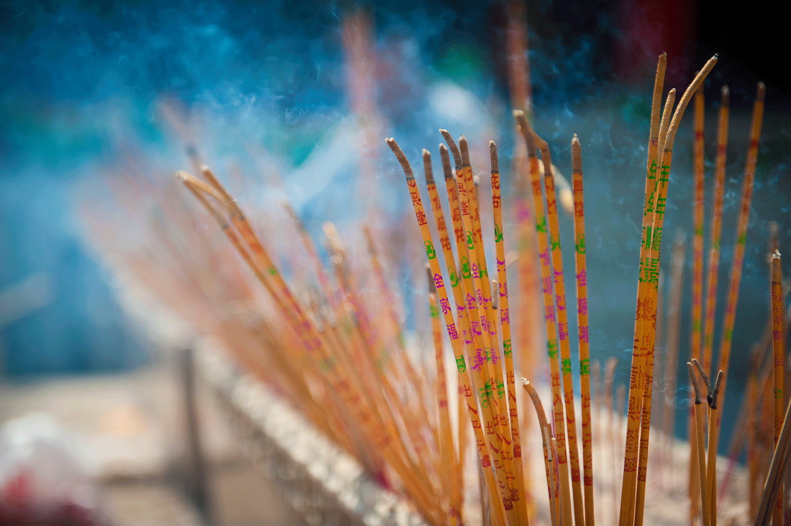 Intense Incense Kunstværk af Julie Aucoin – Unik Dekoration