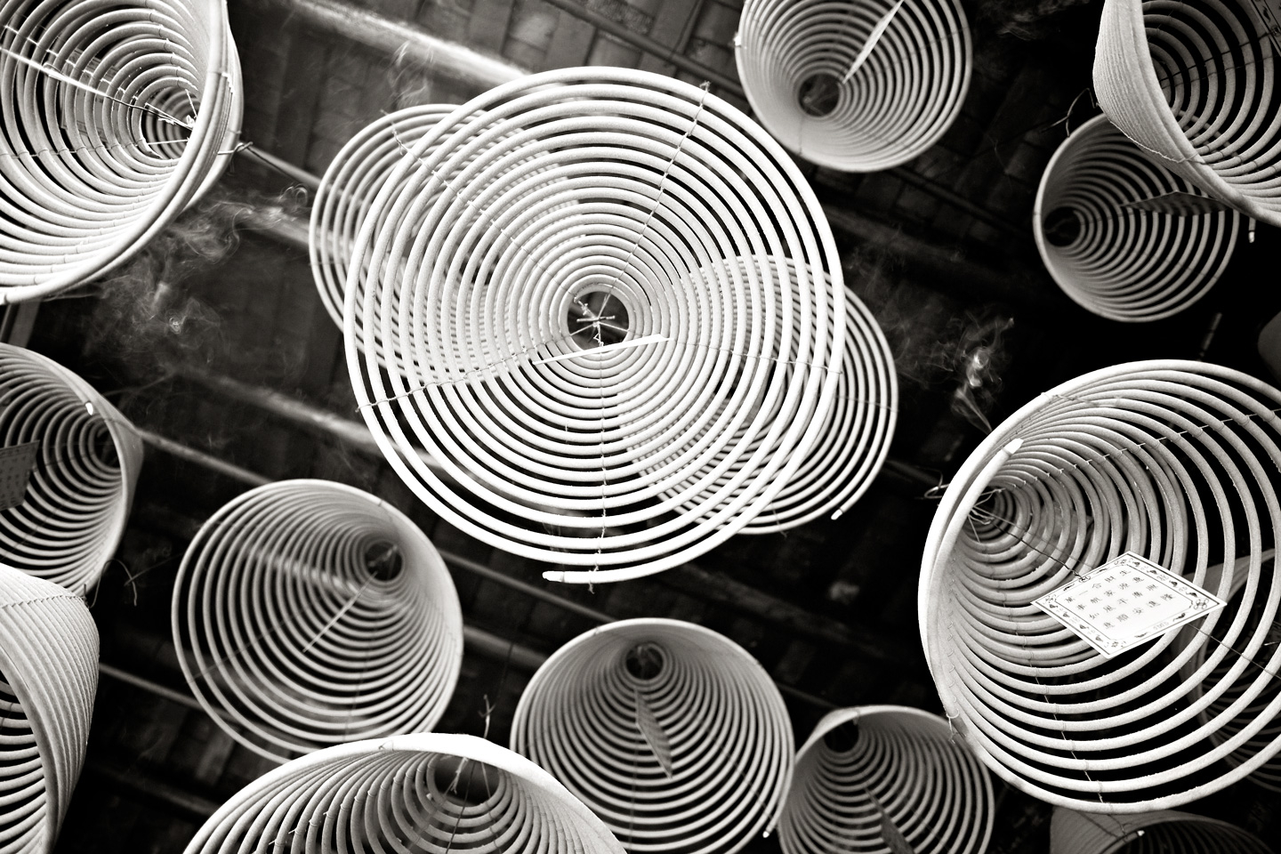 Unikt kunstværk: Looking Up Makes Me Dizzy af Julie Aucoin