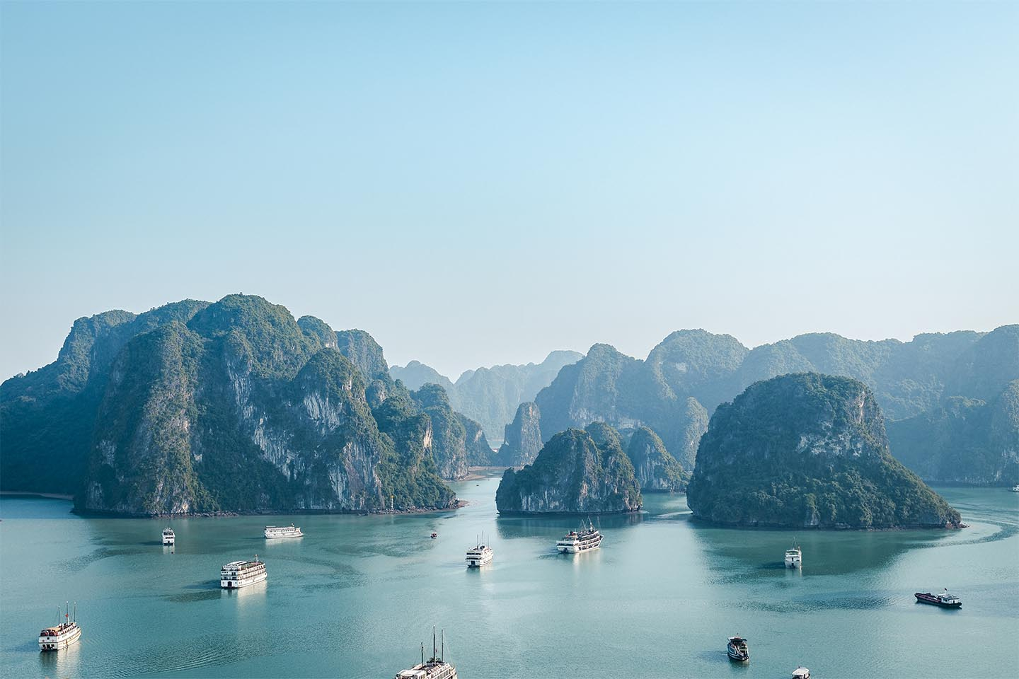 Morgenstemning fra Ha Long Bay - Kunsttryk af Rasmus Sæderup