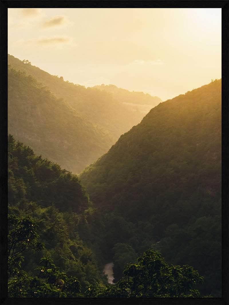 Smuk plakat af solnedgang i bjergene – Naturmotiv