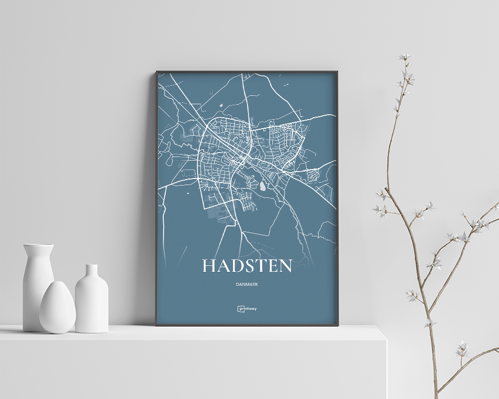 Hadsten Bykort Plakat – Havblå Elegance 70x100 cm