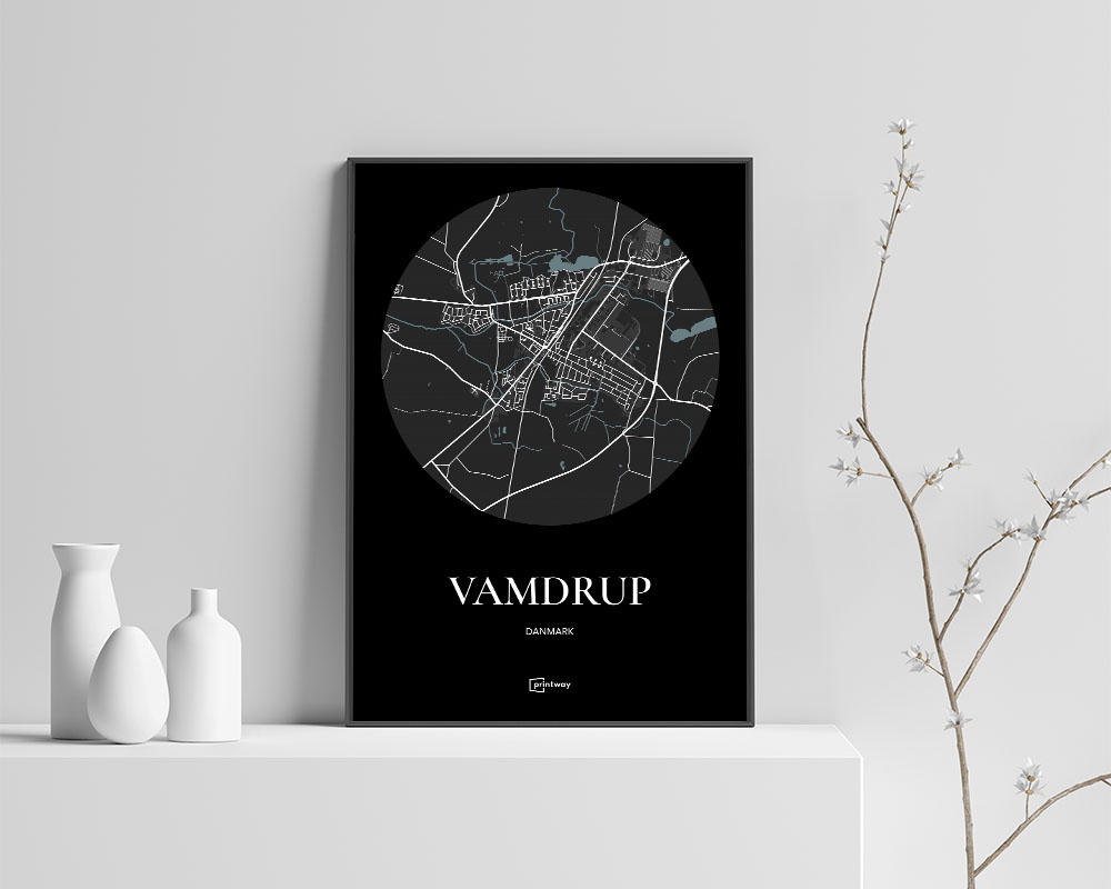 Vamdrup Bykort Plakat – Stilren Sort 70x100 cm