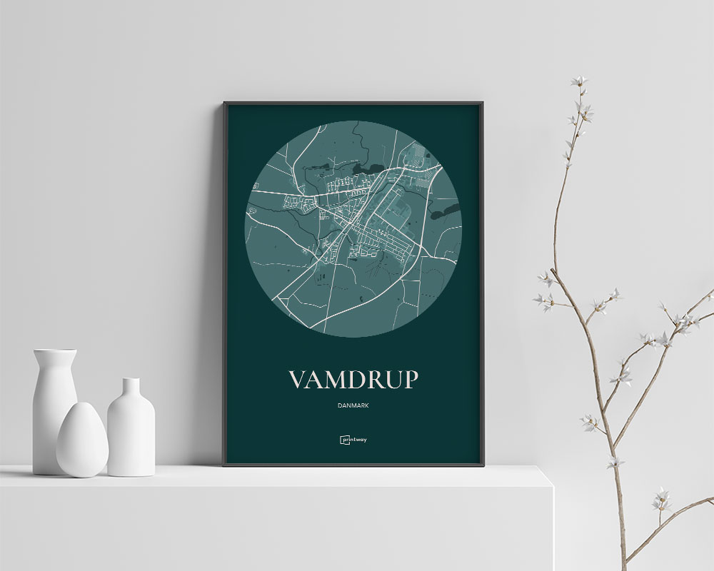 Vamdrup Bykort Plakat i Skovgrøn – Unik Kunst til Dit Hjem
