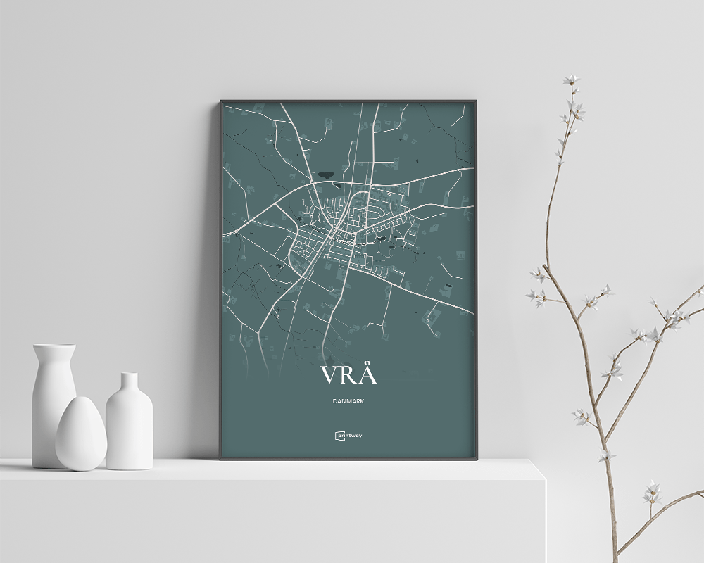 Vrå Bykort Plakat i Skovgrøn – Unik Indretning til Dit Hjem